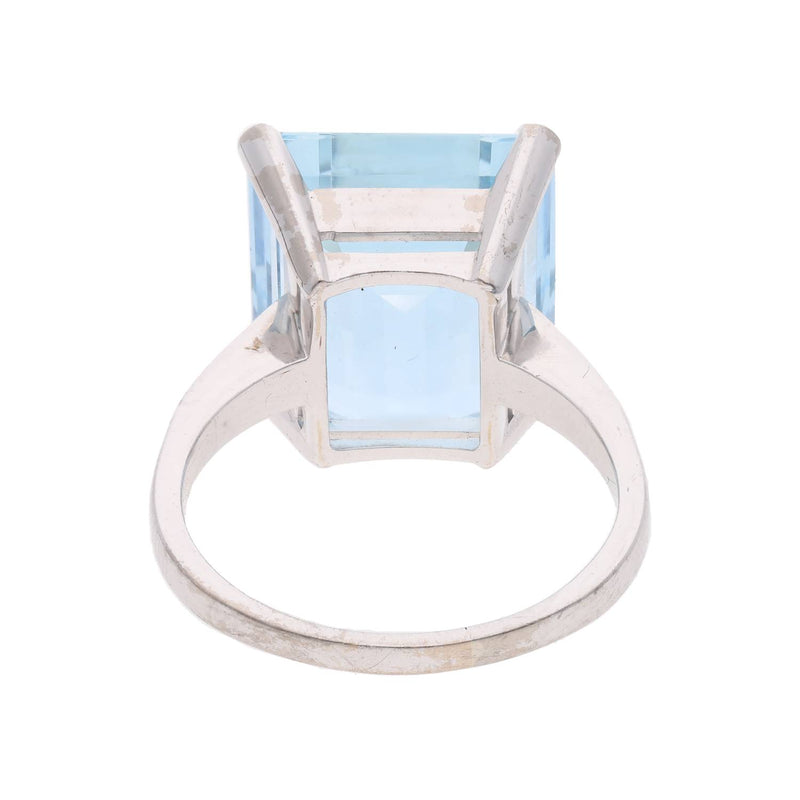 18ct White Gold and Aquamarine Ring