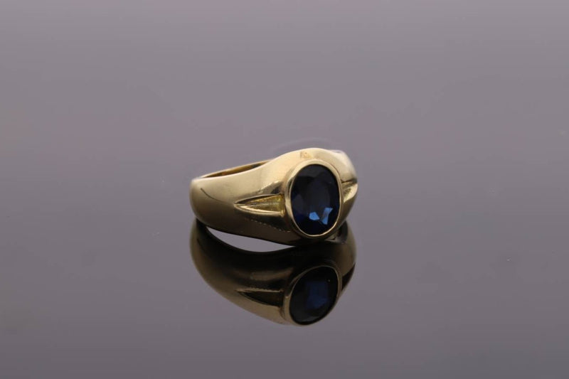 18ct Gold Sapphire Gents Ring